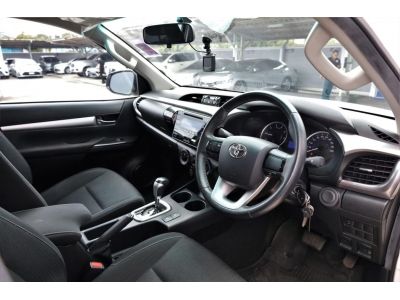 2018 Toyota Revo Double Cab 2.4E  Prerunner auto รูปที่ 7